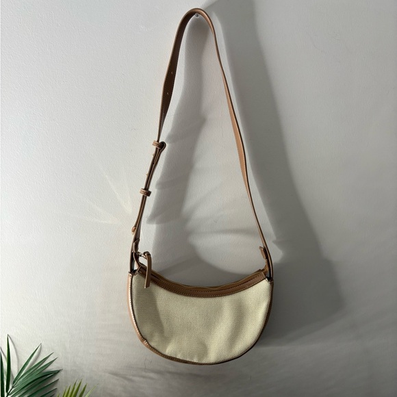 Antik Kraft Half Moon Shoulder Bag - Picture 1 of 10